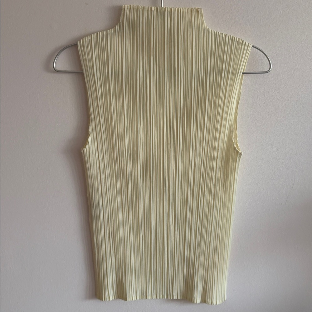 PLEATS PLEASE Ivory Sleeveless Top